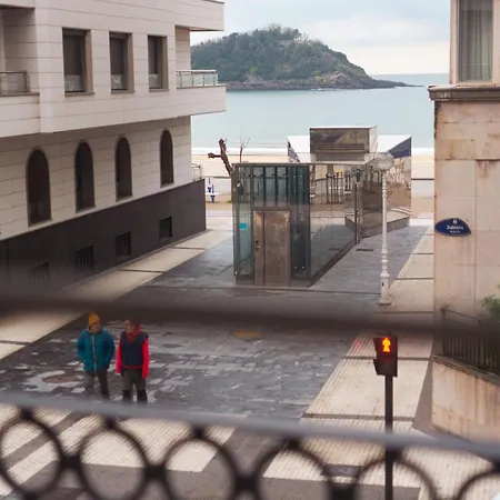 Agradable Con Balcon Frente A La Playa De La Concha - Marina 1 * San Sebastián