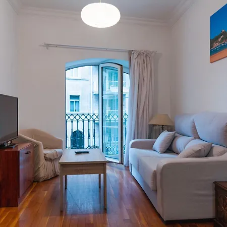 Con Vistas A La Playa De La Concha En Donostia-san Sebastian - Marina 1 Apartament *